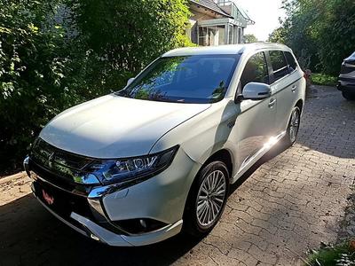 Mitsubishi Outlander 2.4 4WD PLUG-IN HYBRID, 2020