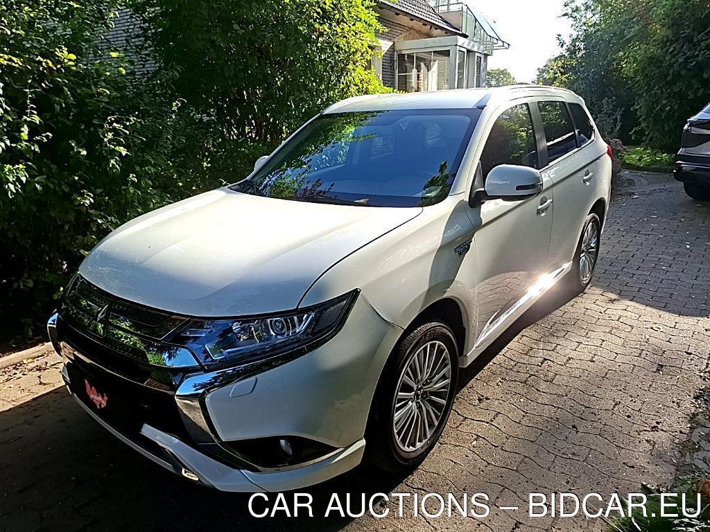 Mitsubishi Outlander 2.4 4WD PLUG-IN HYBRID, 2020