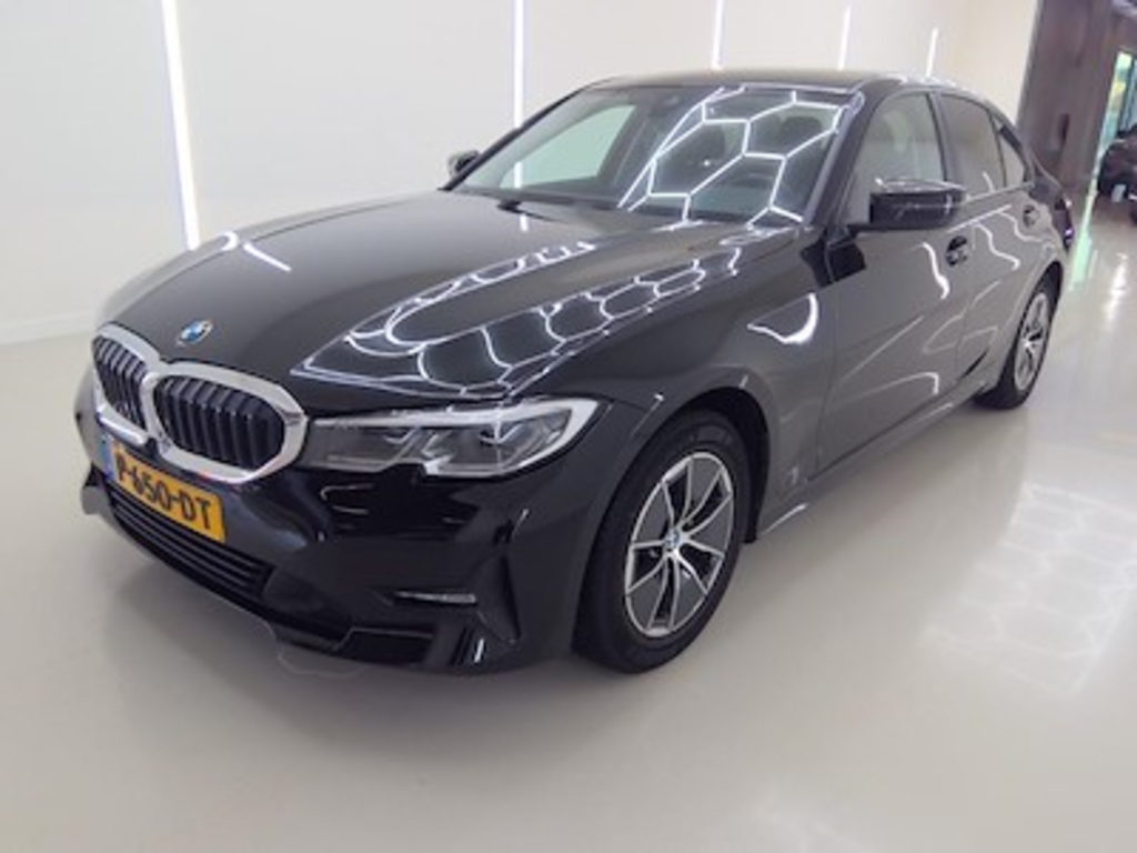 BMW 3 serie sedan 320iA Business Edition Plus 4d