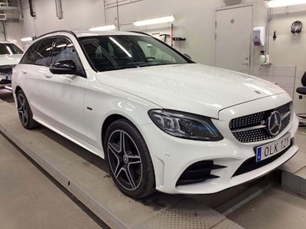Mercedes-Benz C-Klass 300e T AMG-Line Night Multibeam LED Burmester Cockpit
