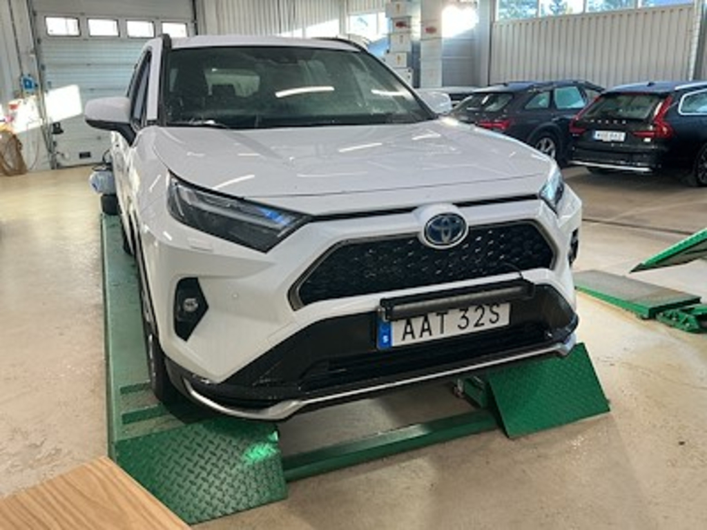 Toyota RAV4 2.5 Plug-In Hybrid AWD-i X-Edition Drag