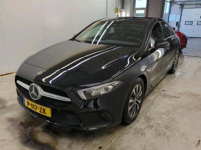 Mercedes-Benz A180 1.3 100kW Business Line sedan DCT, 2022