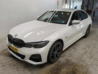 BMW 320 EA 150kW PHEV Business Edition Plus, 2021