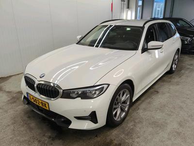 BMW 318 dA 110kW MH Corporate Executive touring, 2021