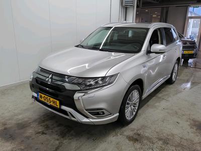 Mitsubishi Outlander PHEV 2.4 165kW 4WD Pure+ CVT (NEDC), 2021