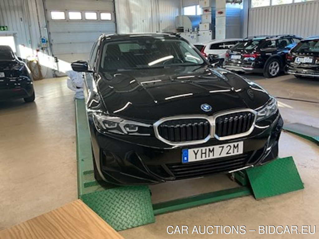 BMW Series 3 330e xDrive Touring Drag HiFi Rattvarme