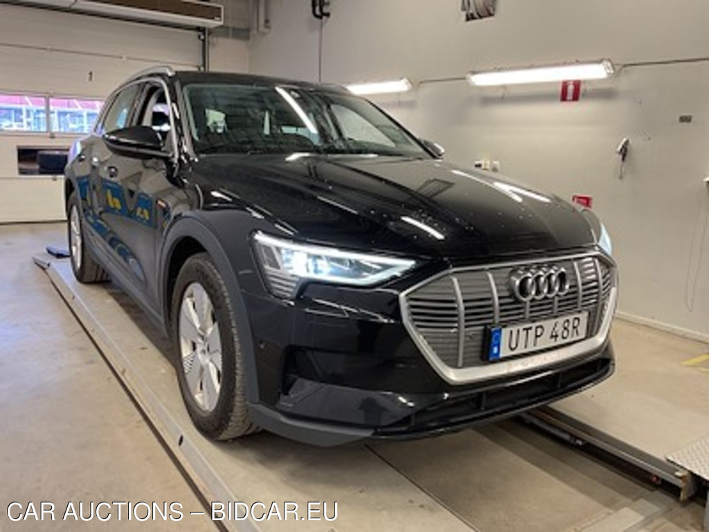 Audi E-tron 50 quattro Drag