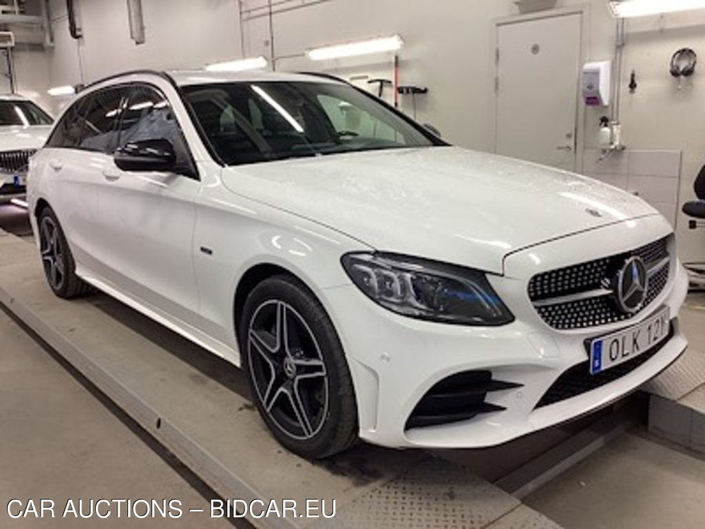 Mercedes-Benz C-Klass 300e T AMG-Line Night Multibeam LED Burmester Cockpit