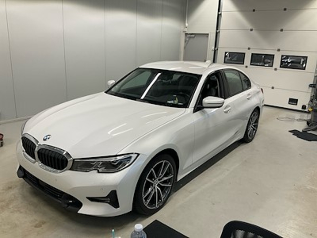 BMW Series 3 2.0 320d Sport Line Auto UA!,
