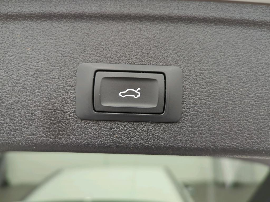 Audi A4 2.0 40 TDI ADV ATTRACTION S TRONC QUA AV