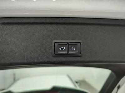 Audi A4 2.0 40 TDI S TRONICQUATTRO AVANT