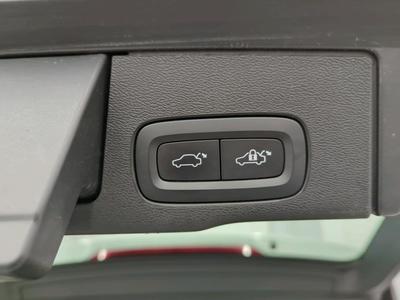 Volvo XC60 2.0 B4 D MHEV R-Design AWD