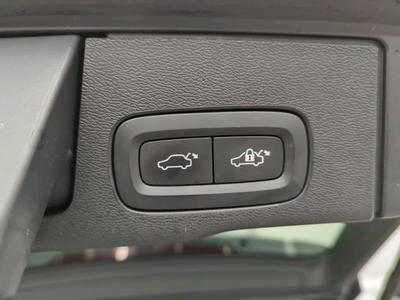 Volvo XC60 2.0 T6 PHEV R-DESIGN RECHARGE GTRNC AWD