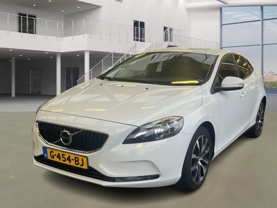 Volvo V40 2.0 T2 MOMENTUM, 2016