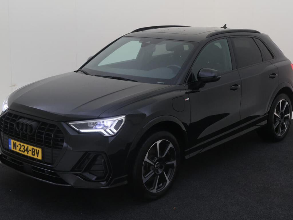 Audi Q3 45 TFSI PHEV 245PK S TRONIC S EDITION PANO PARK+ OPTIEK WINTER, 2021