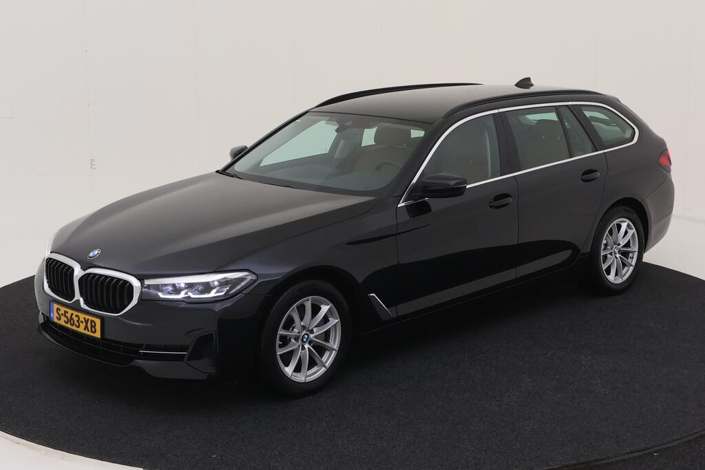 BMW 5-SERIE TOURING 520I 184PK AUT BUSINESS EDITION PLUS SAFETY PARK LEER ASSIST, 2023