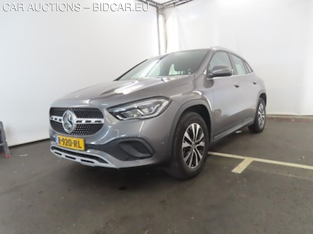 Mercedes-Benz GLA GLA 180 DCT Business Solution 5d