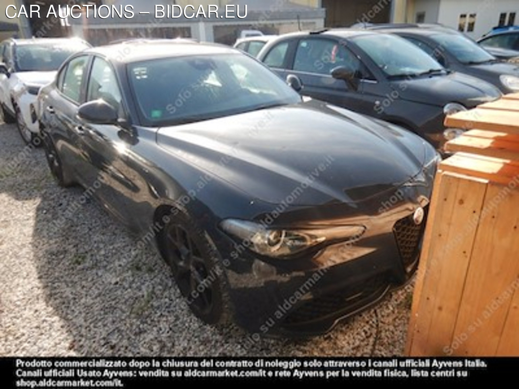 Alfa Romeo giulia 2.2 turbo at8 -