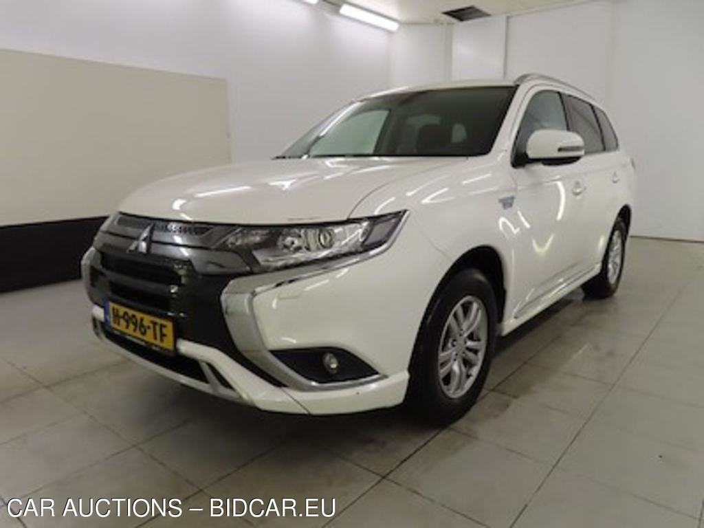 Mitsubishi Outlander PHEV Pure 5d