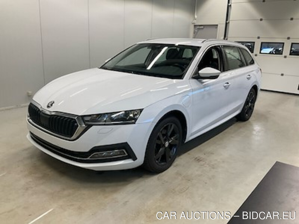Skoda OCTAVIA 1,4 Tsi Plug-In Hybrid Dsg6 Plus Combi UA!