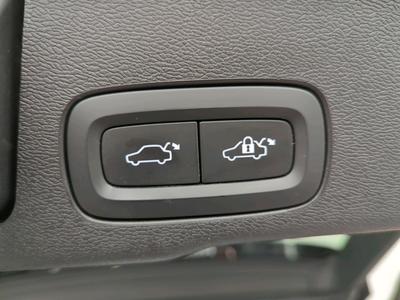 Volvo XC60 2.0 B4 D MHEV R-DESIGN GEARTRONIC AWD