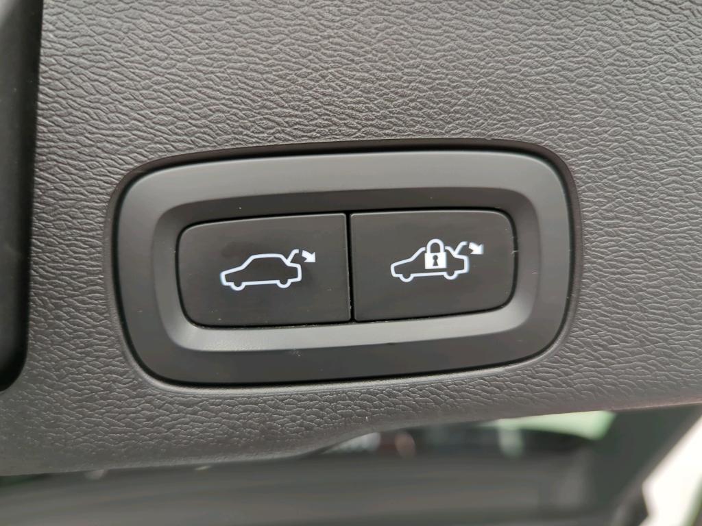 Volvo XC60 2.0 B4 D MHEV R-DESIGN GEARTRONIC AWD