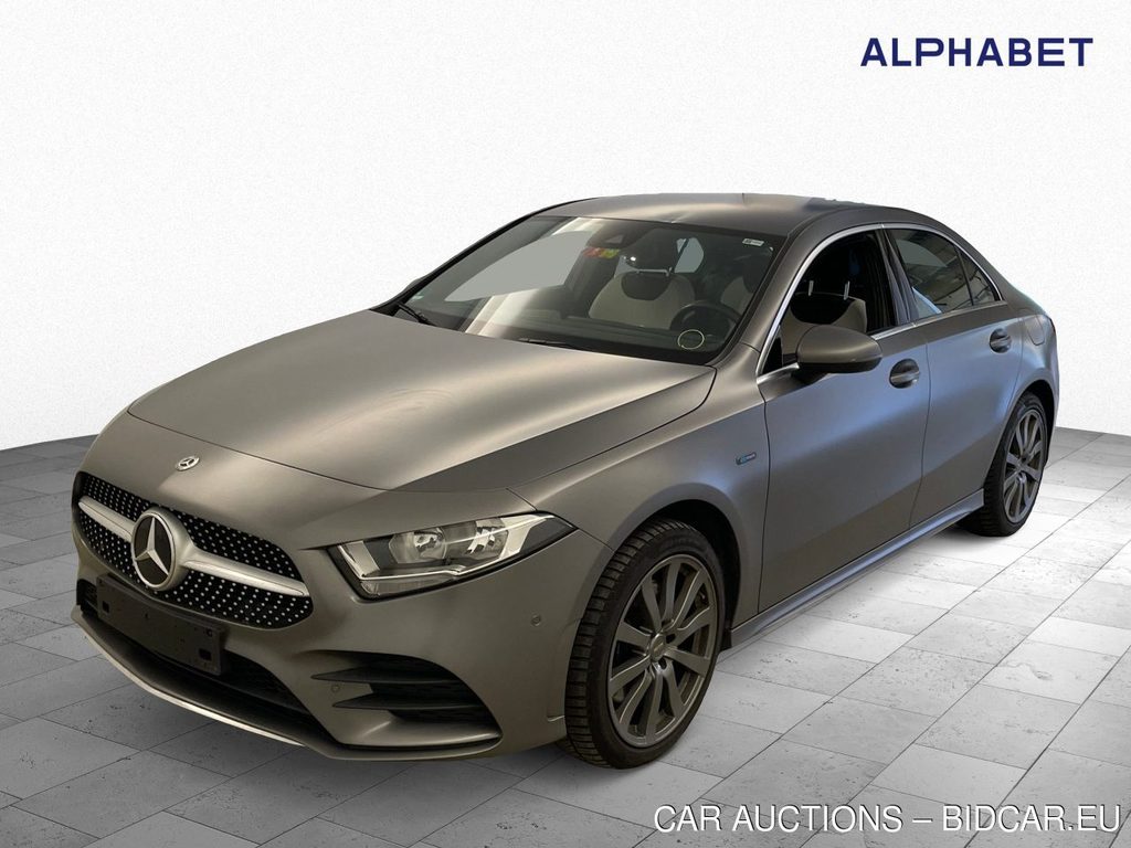 Mercedes-Benz A 250 e 8G-DCT AMG Line, 2020