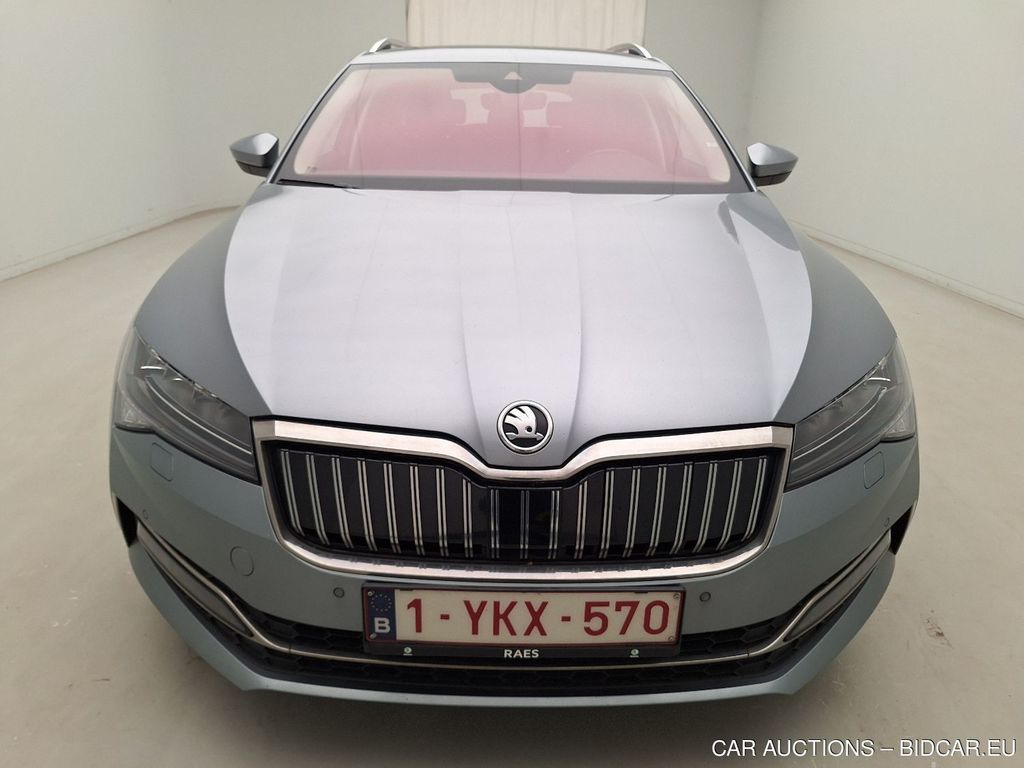 Skoda Superbcombi-3v5 COMBI FL19. SKODA SUPERB COMBI 1.4 TSI IV 160KW DSG6 STYLE 5D, 2020
