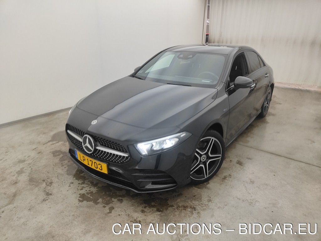 Mercedes A-klasse-lim-17 A SEDAN (V177) A 250 E 160 PHEV (EU6AP) 4D, 2021
