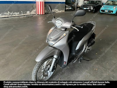 Honda SH 125 cbs mode motociclo -