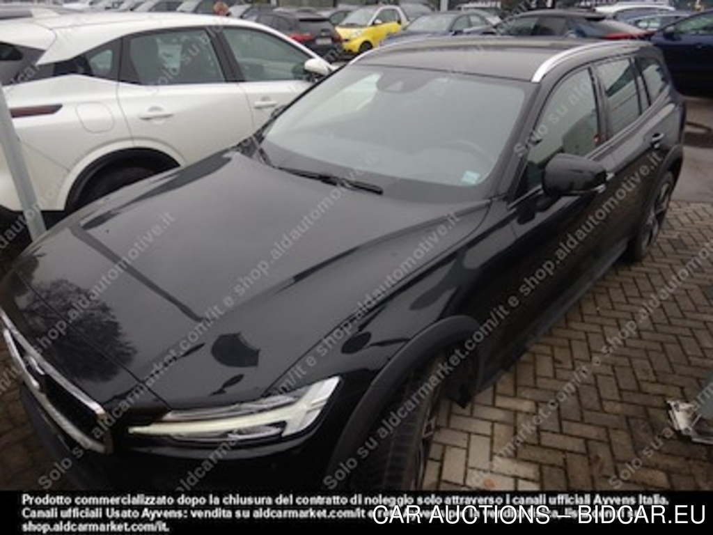 Volvo v60 cross count B4 D -