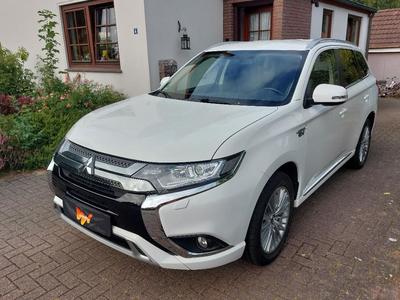 Mitsubishi Outlander 2.4 4WD PLUG-IN HYBRID, 2020