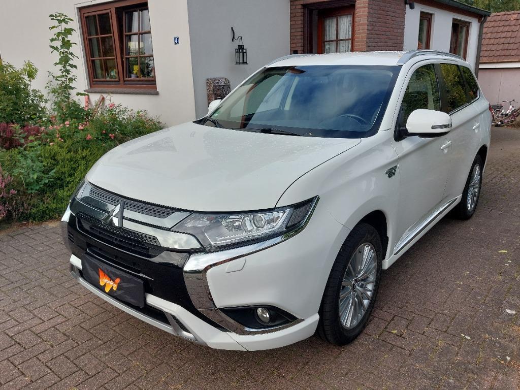 Mitsubishi Outlander 2.4 4WD PLUG-IN HYBRID, 2020