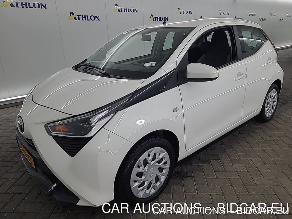 Toyota Aygo 1.0 VVT-I X-PLAY 5D 53KW, 2021