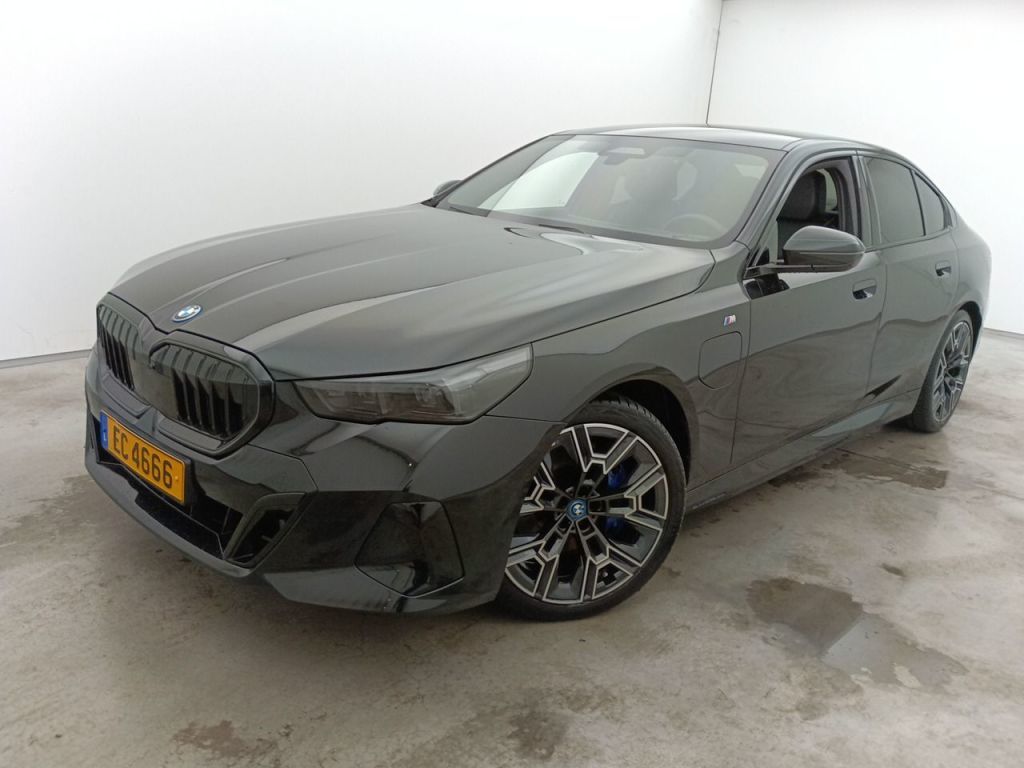 BMW Serie-5-g60 5 BERLINE 550E XDRIVE 4D ///M-SPORTKIT (TOTAL OPTIONS: 20.471 EX.VAT), 2024