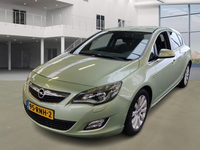 Opel Astra 1.6 TURBO COSMO, 2011