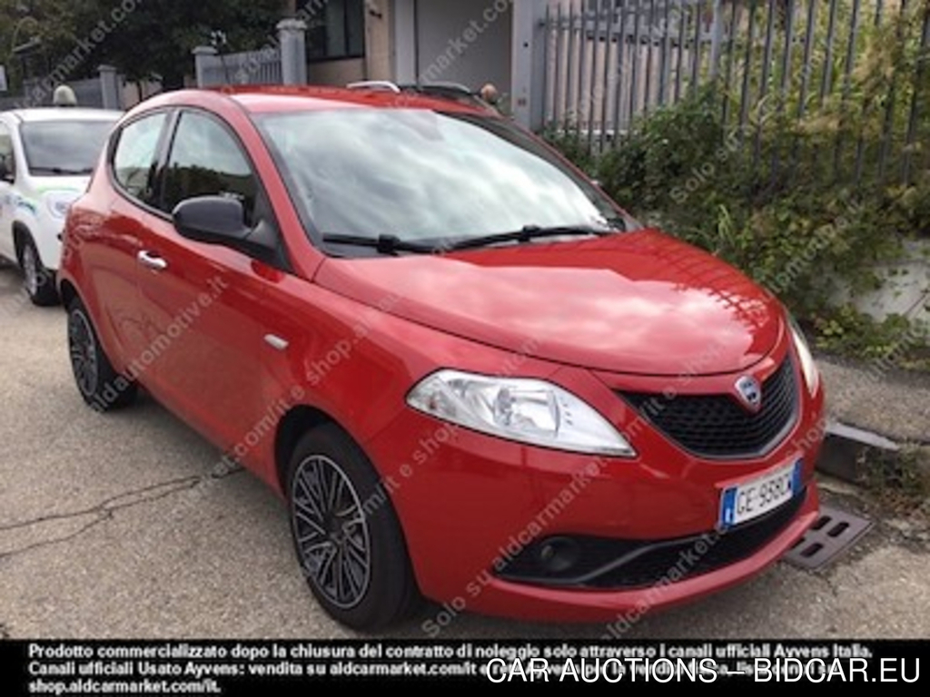 Lancia ypsilon 1.0 70cv firefly hybrid -
