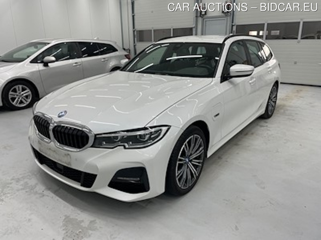 BMW Series 3 330e Sportline Touring Auto UA!