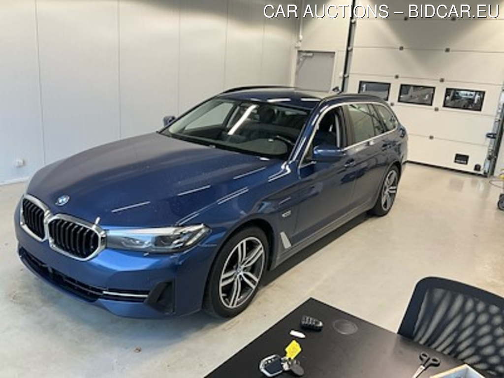 BMW Series 5 530e Touring Sport Line UA!