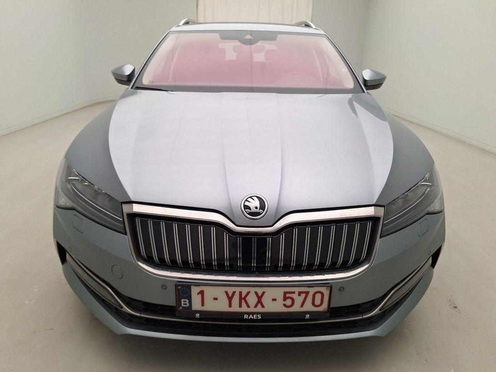 Skoda Superbcombi-3v5 COMBI FL19. SKODA SUPERB COMBI 1.4 TSI IV 160KW DSG6 STYLE 5D, 2020