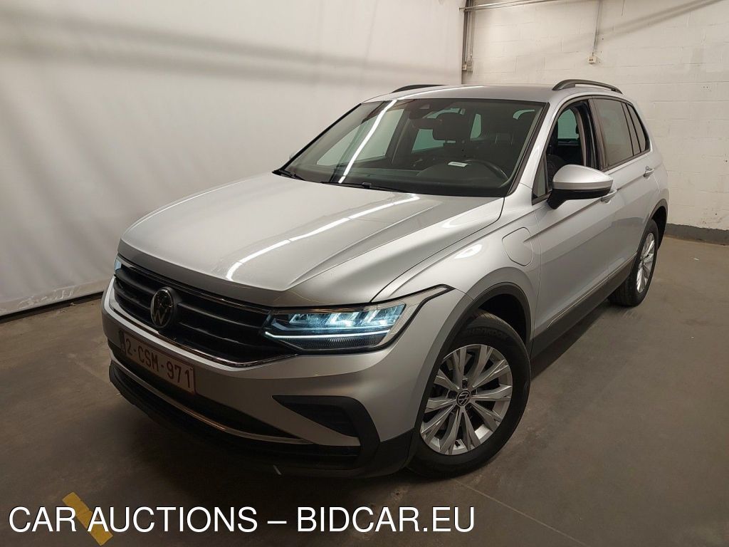 Volkswagen Tiguan-ax1 1.4 EHYBRID DSG LIFE 5D, 2022