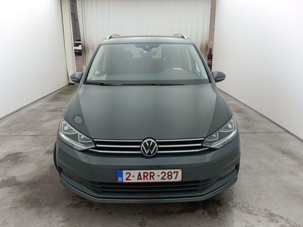 Volkswagen Touran-5t1 1.5 TSI HIGHLINE 5D, 2021