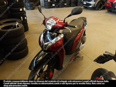 Honda SH 125 mode con parabrezza -