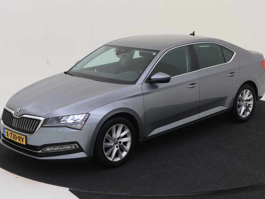 Skoda Superb 1.5 TSI 150PK DSG BUSINESS EDITION PLUS TREKHAAK, 2021