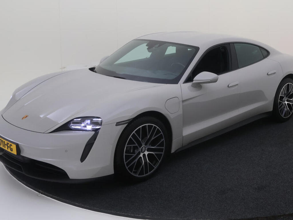 Porsche Taycan PERFORMANCE 84KWH BOSE COMFORTSTOELEN WARMTEPOMP 20 INCH, 2021