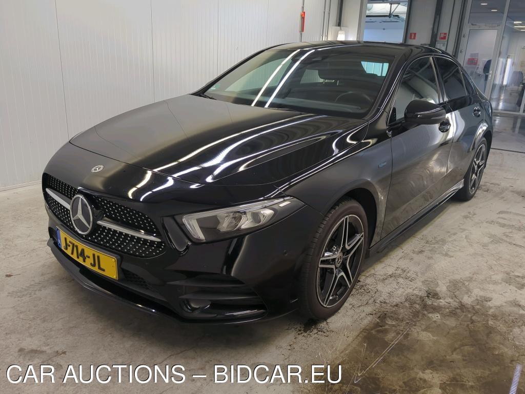 Mercedes-Benz A250 e 1.3 160kW Bus.Sol. Luxury AMG Limited sedan DCT, 2020