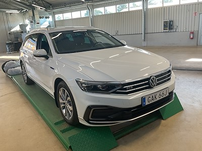 Volkswagen Passat GTE SC Executive Drag Cockpit Side Assist