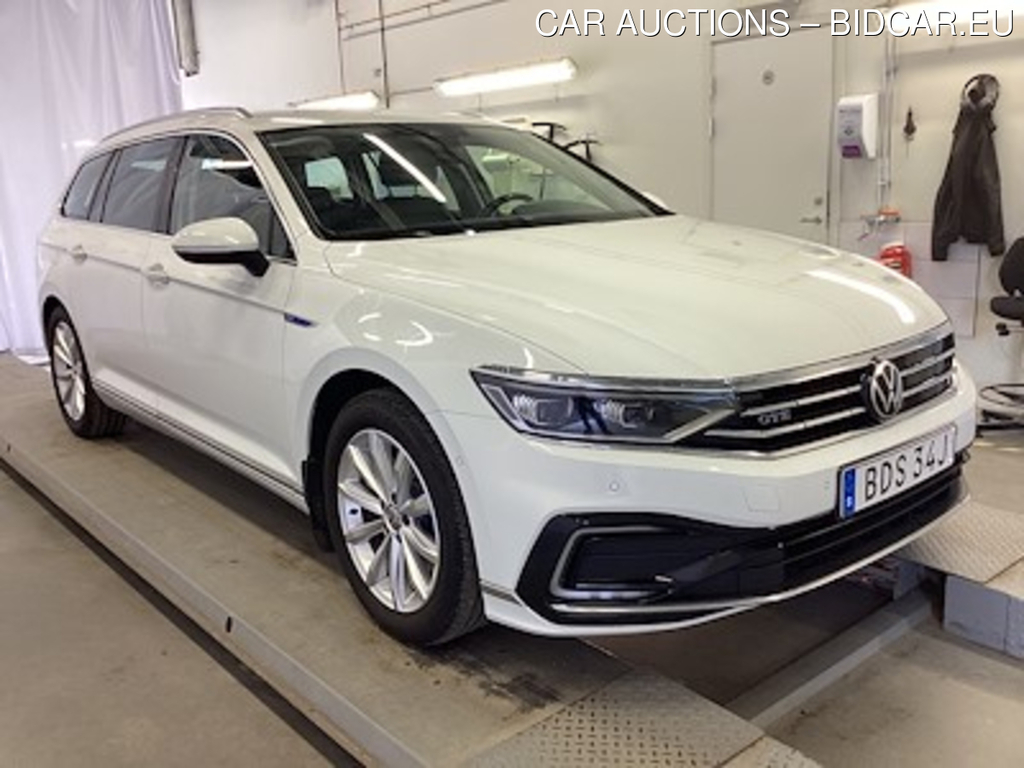 Volkswagen Passat GTE SC Executive Drag Varmare Side Assist