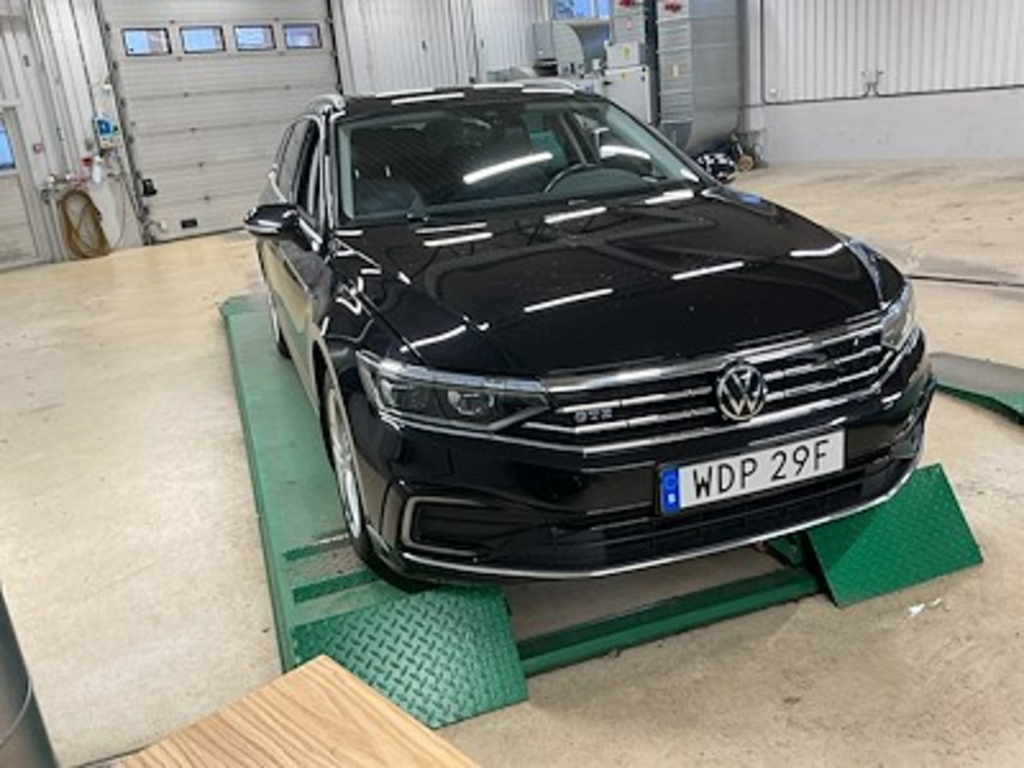 Volkswagen Passat GTE SC Executive Drag Varmare Head-Up