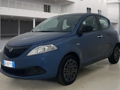 Lancia Ypsilon 1.0 firefly hybrid Silver s&amp;s 70cv 5p.ti, 2023